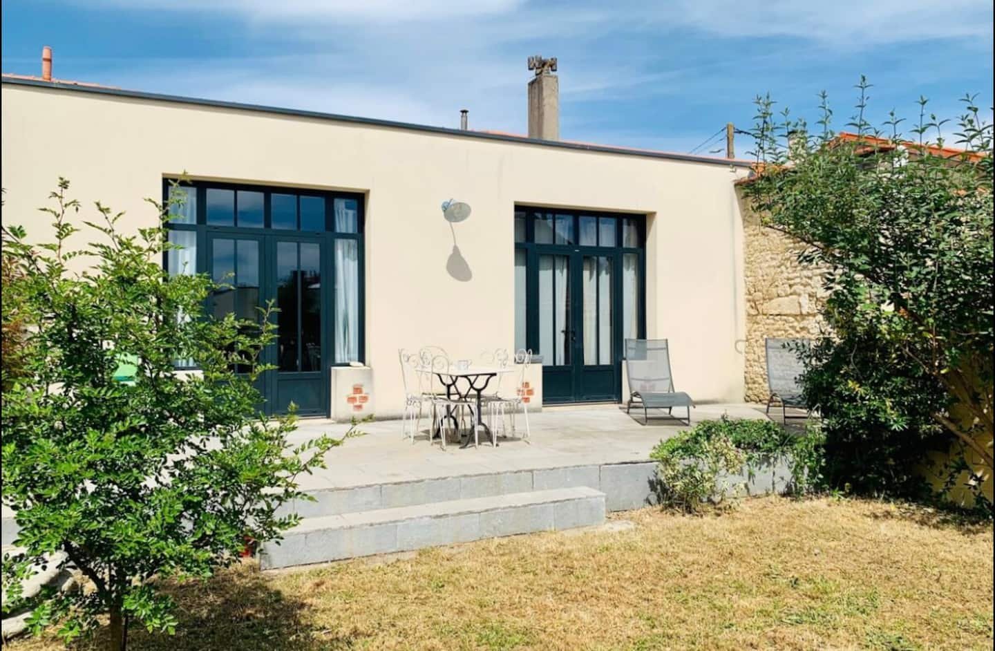 L’Échoppe de Bérangère avec son jardin